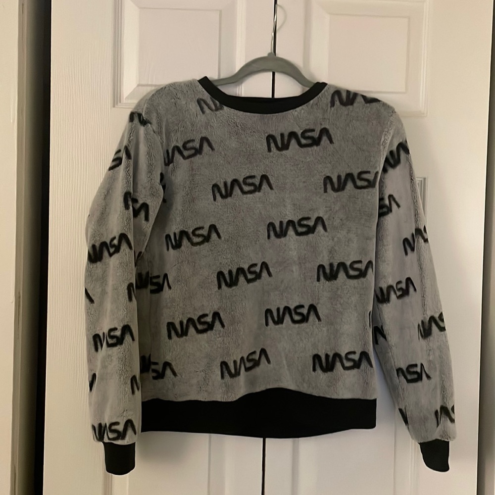 NWOT NASA Sweatshirt - M